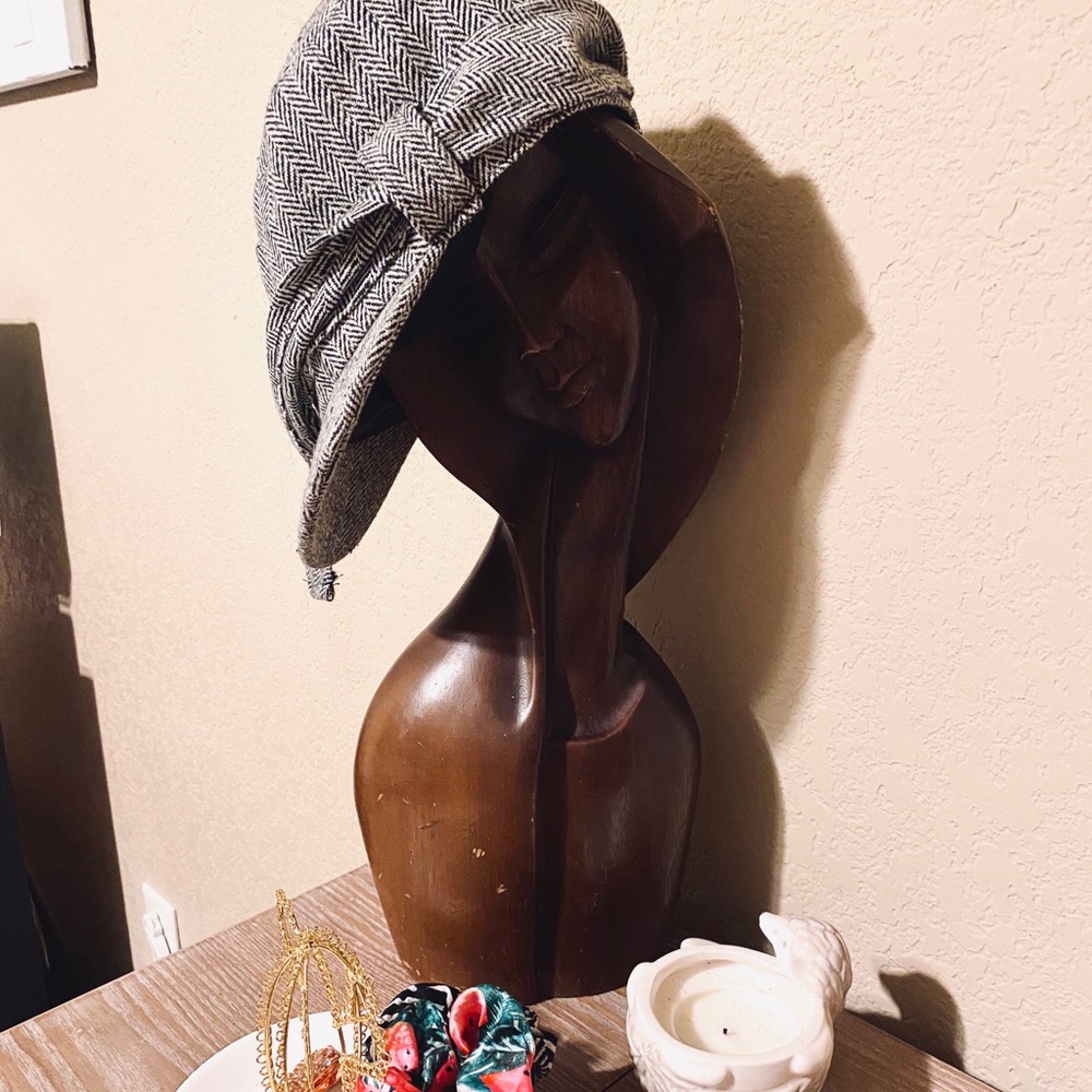 Cute Zigzag Bow Flat Cap